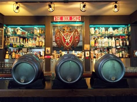 Lion's Head Smoke & Brew Pub .